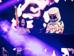 Sunny Leone, Badshah & Armaan Malik perform with DJ Marshmello, a record breaking 70,000 fans attend Holi tour