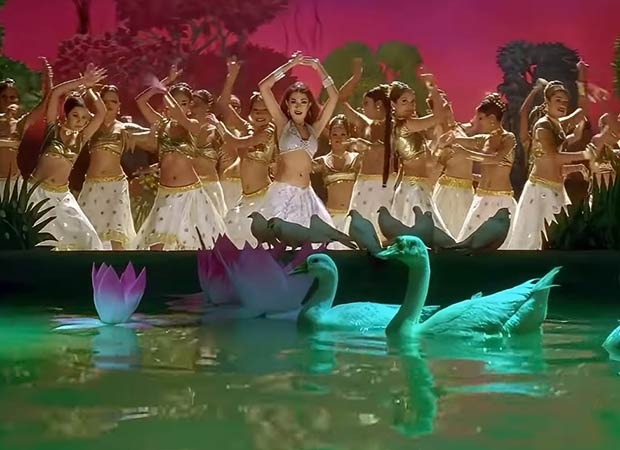 20 years of Main Hoon Na: Farah Khan talks about shooting for 'Tumse Milke Dil Ka Hai': 'The swans would turn green in the colored water.  In this day and age, PETA would have come and caught us.”