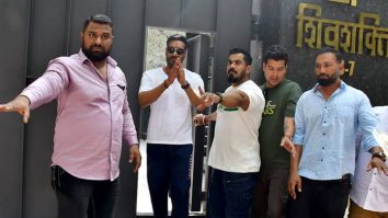 Fans gather outside Ajay Devgn’s gate to celebrate his birthday