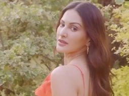 Amyra Dastur flaunts her beautiful curves in this outfit