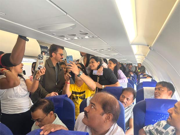 Anil Kapoor makes fans' day with in-flight selfie session