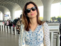 Ankita Lokhande hugs her mom as she gets clicked by paps at the airport