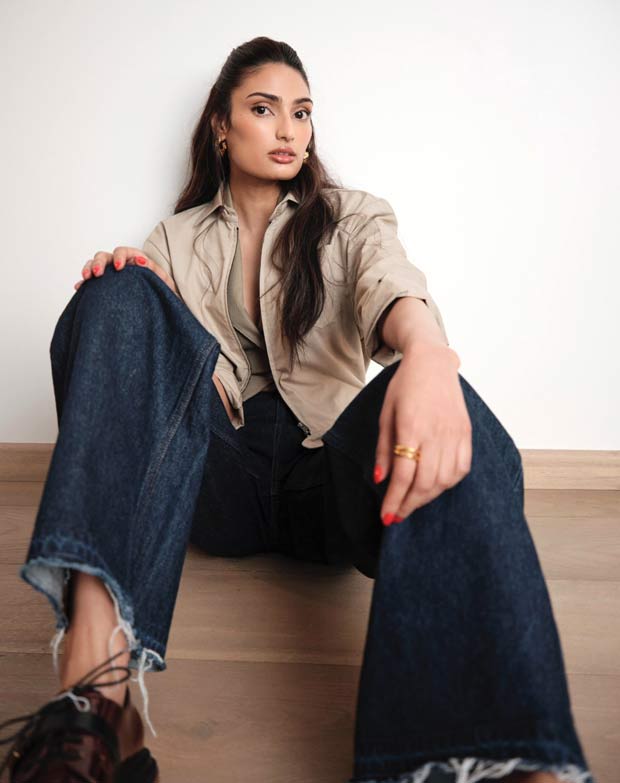 Athiya Shetty channels 90s vibes with chic yet comfy high-waisted denim and cropped vest Athiya Shetty channels 90s vibes with chic yet comfy high-waisted denim and cropped vest