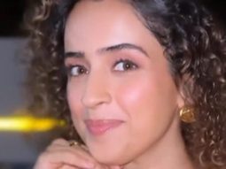 Curly hair & yellow dress is all we need! Sanya Malhotra