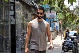 Those arms! Shahid Kapoor gets clicked flaunting his biceps in a low cut T-shirt