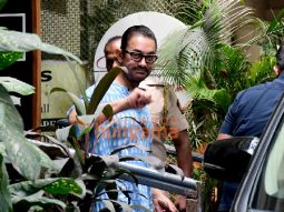 Photos: Aamir Khan snapped at Krome studio in Bandra