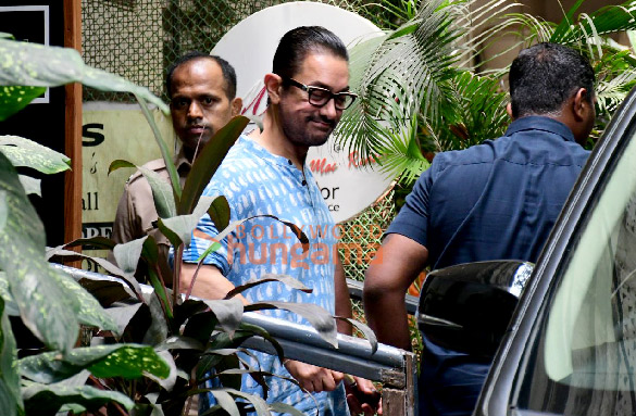 photos aamir khan snapped at krome studio in bandra 2