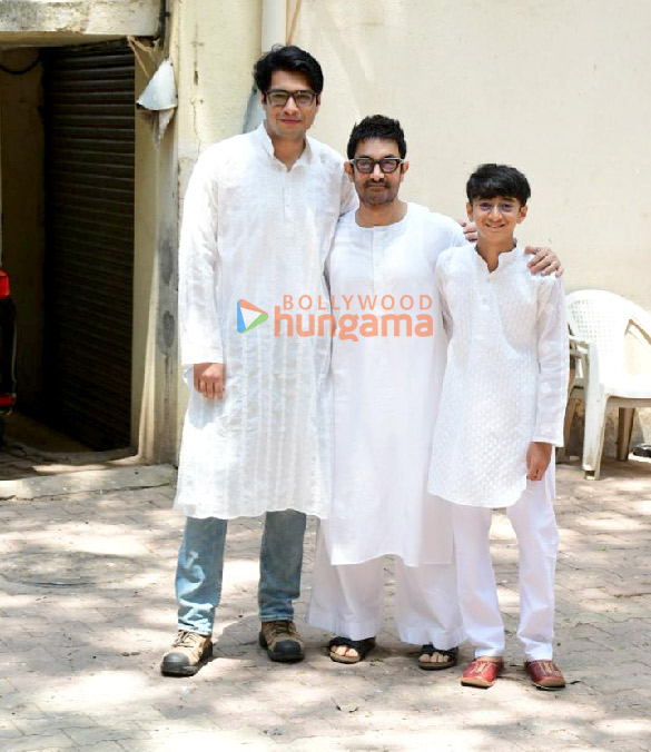 photos aamir khan with sons junaid and azad snapped outside their residence marina on the occasion of eid 3