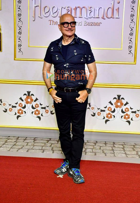 photos aditi rao hydari manisha koirala sanjay leela bhansali and others grace the premiere of heeramandi 24404 20
