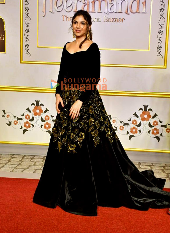 photos aditi rao hydari manisha koirala sanjay leela bhansali and others grace the premiere of heeramandi 24404 8