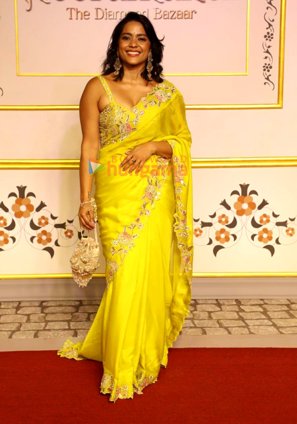 photos aditi rao hydari manisha koirala sanjay leela bhansali and others grace the premiere of heeramandi 4