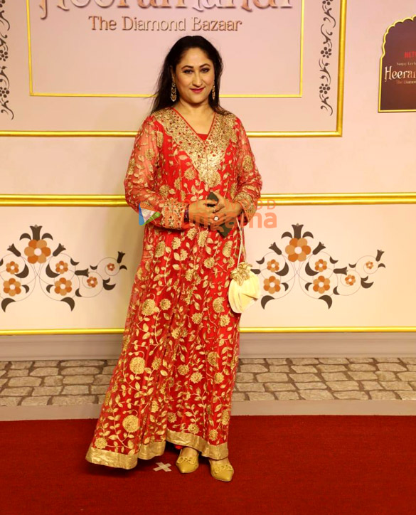photos aditi rao hydari manisha koirala sanjay leela bhansali and others grace the premiere of heeramandi 8