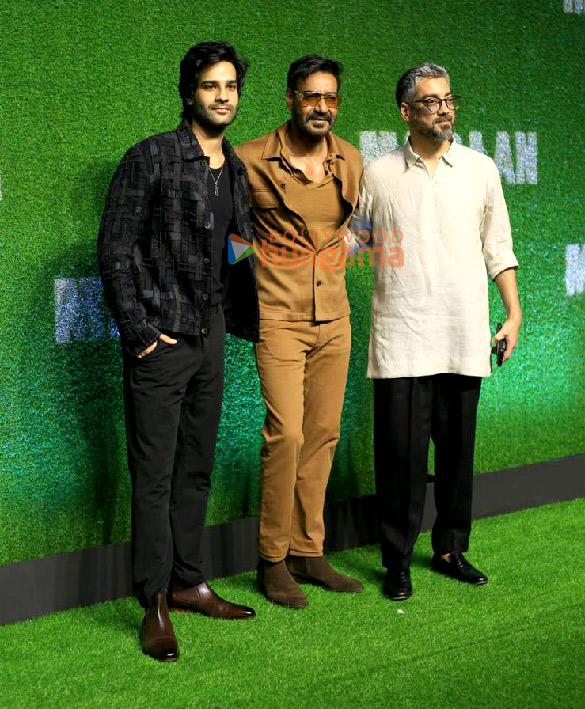 photos ajay devgn boney kapoor sanya malhotra and others grace the special screening of maidaan 1 4