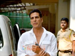 Photos: Akshay Kumar snapped in Juhu