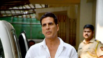 Photos: Akshay Kumar snapped in Juhu