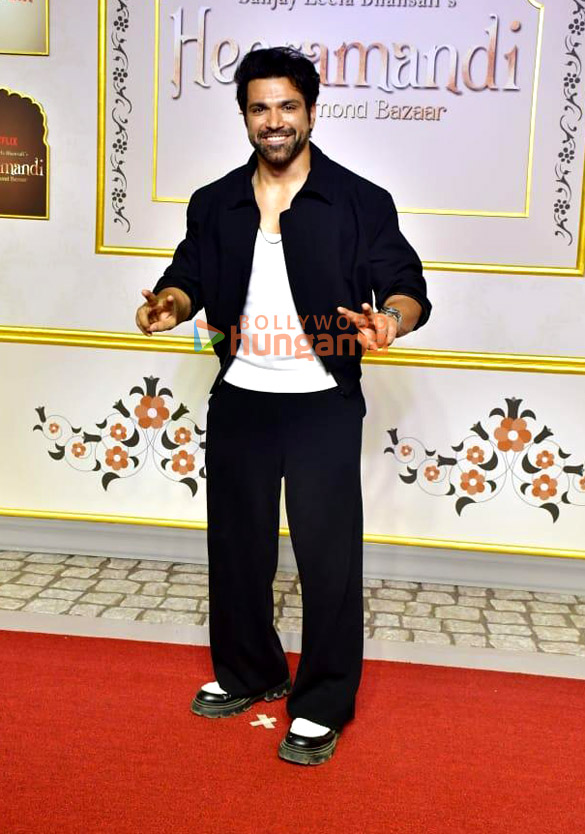 photos alia bhatt aditi rao hydari manisha koirala sanjay leela bhansali and others grace the premiere of heeramandi 25