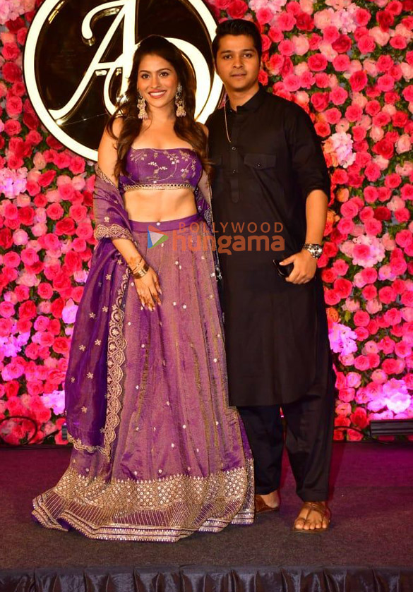 photos arti singh krushna abhishek and others snapped at formers sangeet ceremony 0224 1