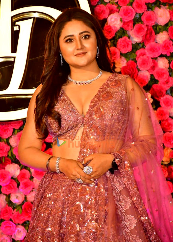 photos arti singh krushna abhishek and others snapped at formers sangeet ceremony 770 7