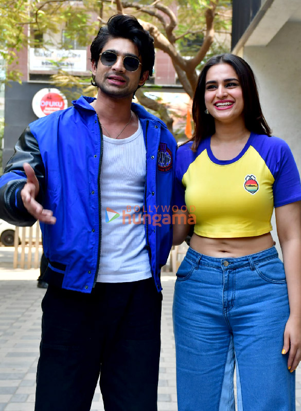 photos ayesha khan and abhishek kumar snapped promoting their upcoming song khaali botal 5