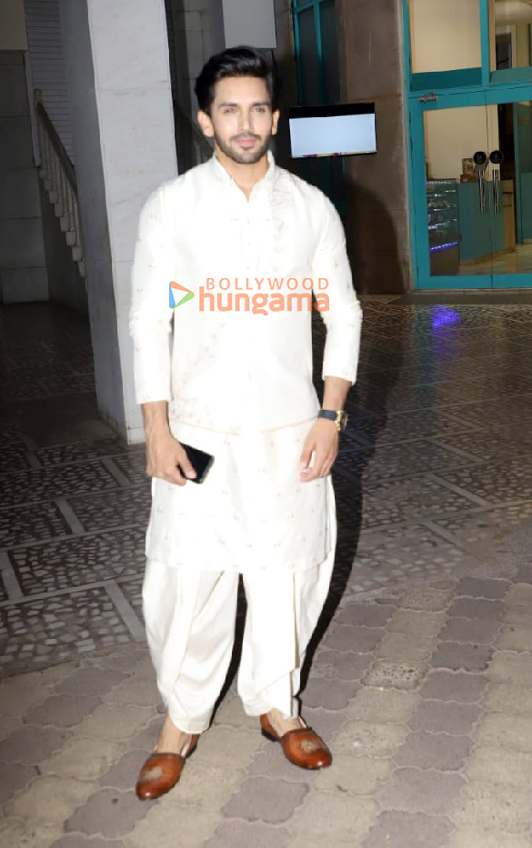 photos celebs attend arti singh and dipak chauhans wedding 5