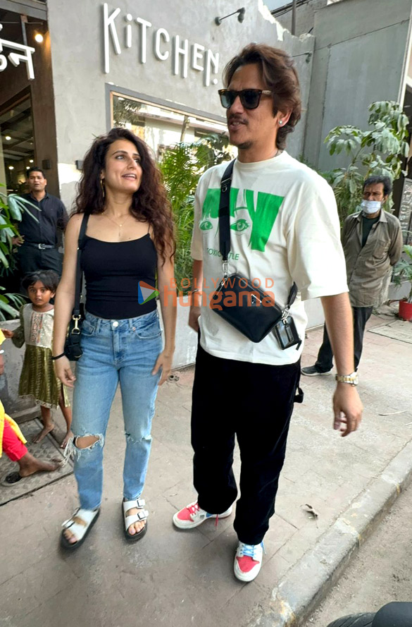 photos fatima sana shaikh and vijay varma snapped at the kitchen garden in juhu 3