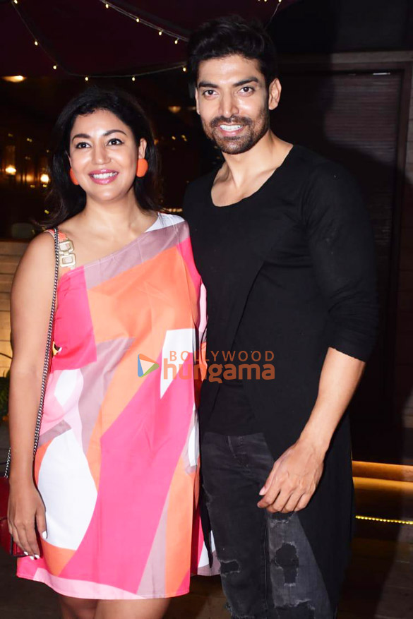 photos gurmeet choudhary and debina bonnerjee snapped in bandra 3