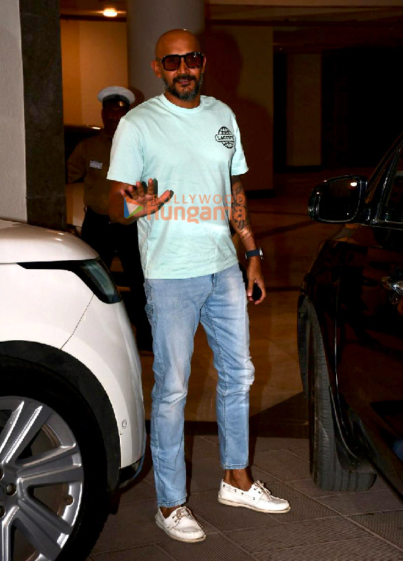 photos janhvi kapoor and shashank khaitan snapped at manish malhotras house 6