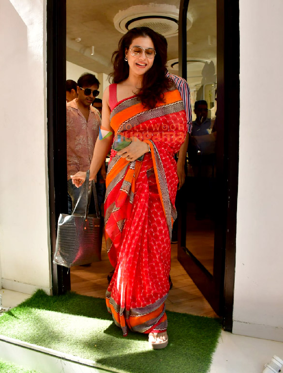 photos kajol snapped in juhu 6