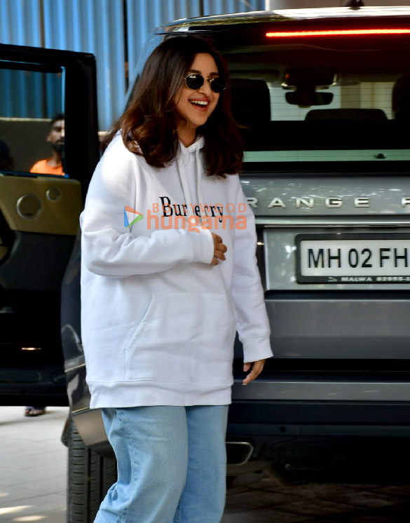 photos parineeti chopra snapped in andheri 6 2