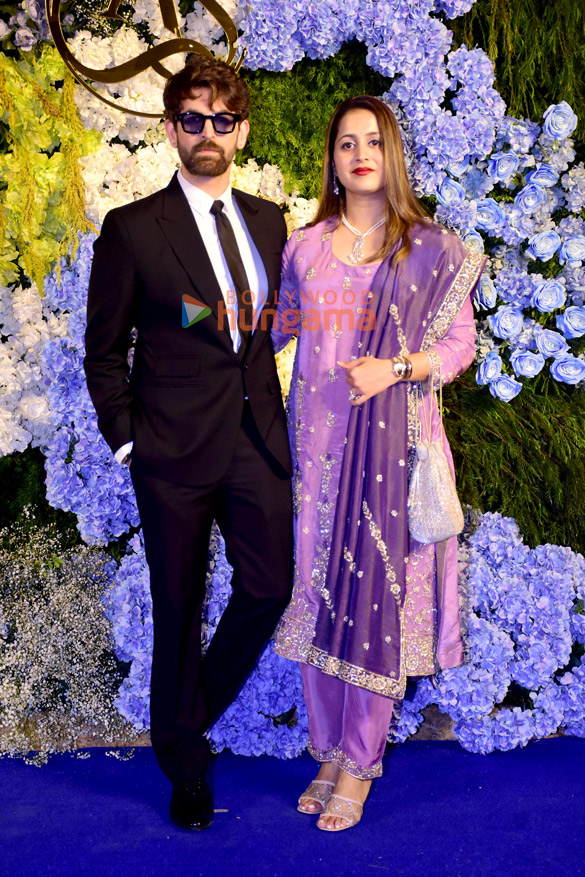 photos producer anand pandit and family snapped with daughter aishwarya and son in law sahil at their wedding reception 16 4