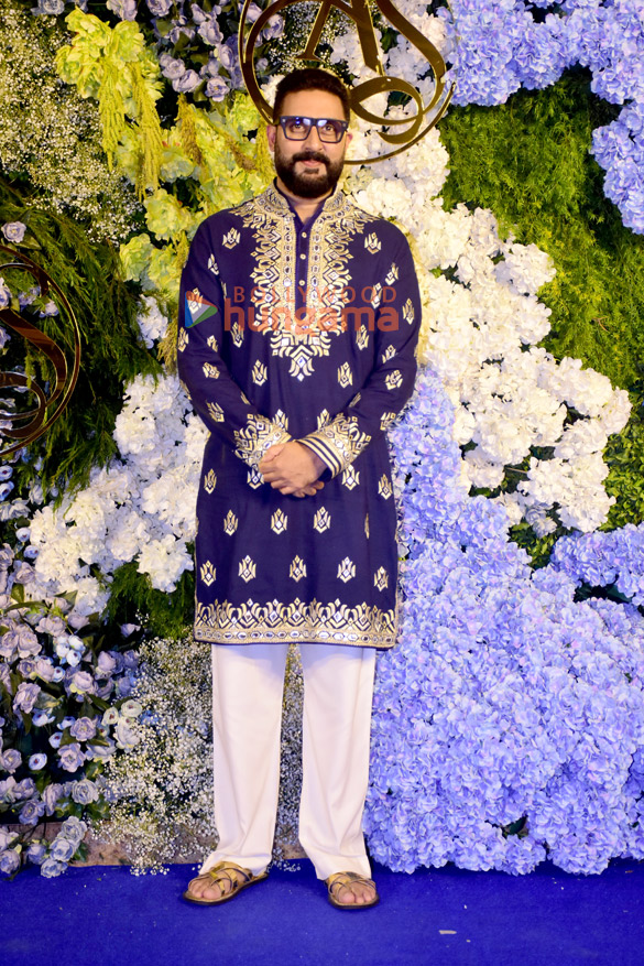 photos producer anand pandit and family snapped with daughter aishwarya and son in law sahil at their wedding reception 4 4