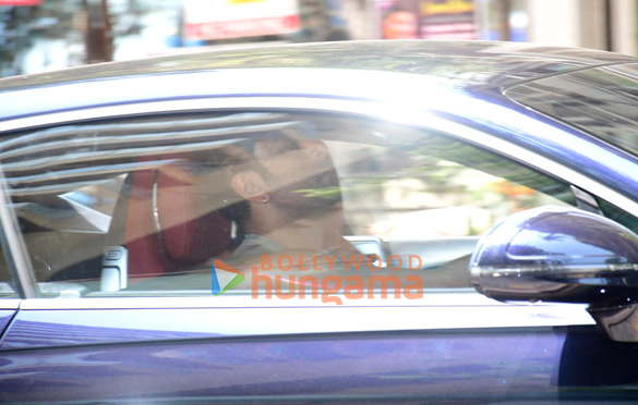 Photos: Ranbir Kapoor snapped in his new car in Bandra Photos: Ranbir Kapoor snapped in his new car in Bandra