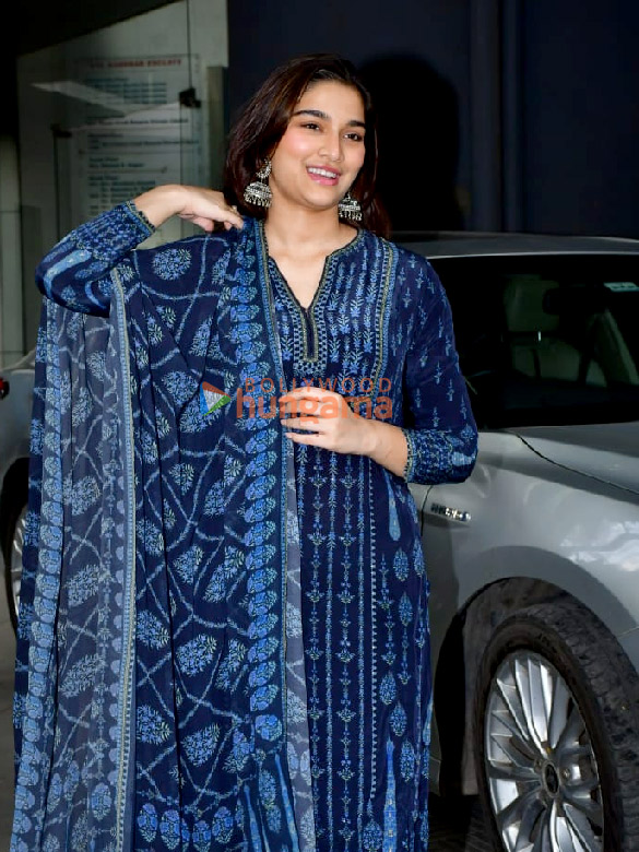 photos saiee manjrekar snapped in andheri 3