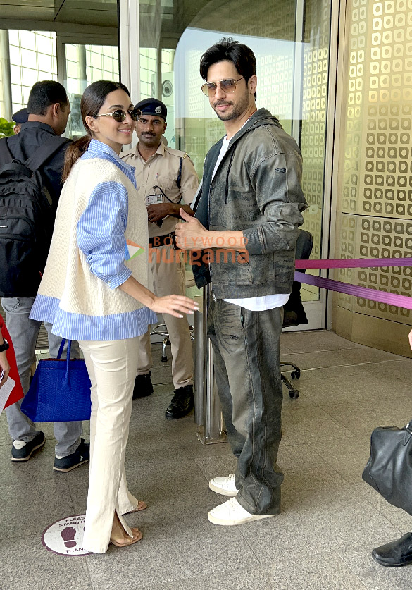 Photos: Sidharth Malhotra, Kiara Advani and others snapped at the airport Photos: Sidharth Malhotra, Kiara Advani and others snapped at the airport