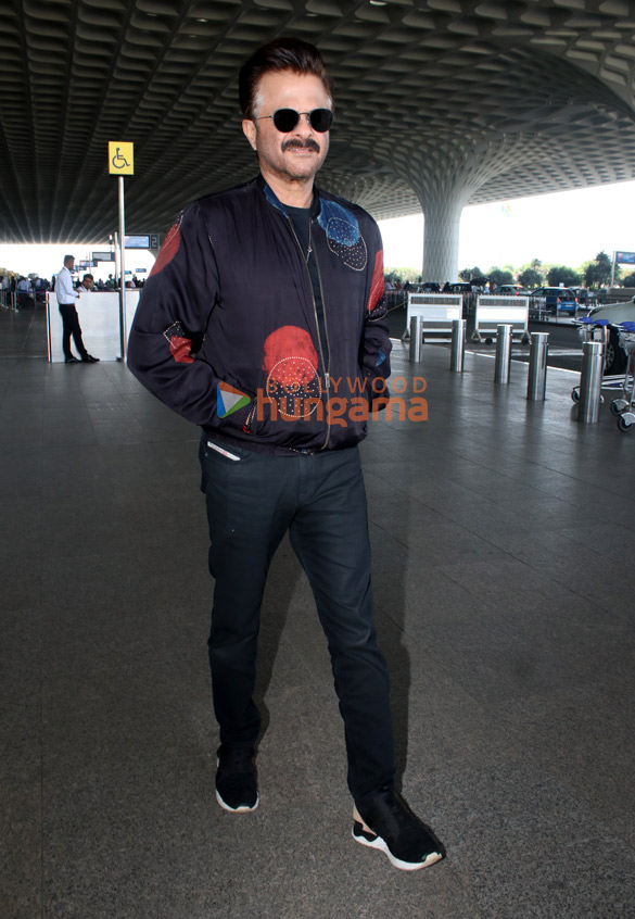 photos sonam kapoor ahuja anil kapoor malaika arora and others snapped at the airport 11