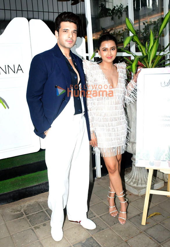 Photos: Tejasswi Prakash and Karan Kundrra spotted at Donna Deli