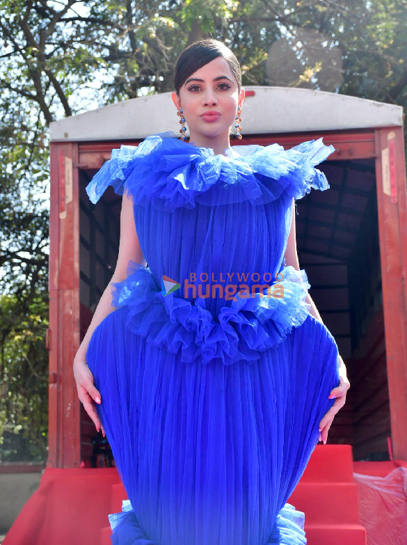 Photos: Uorfi Javed snapped in Juhu Photos: Uorfi Javed snapped in Juhu