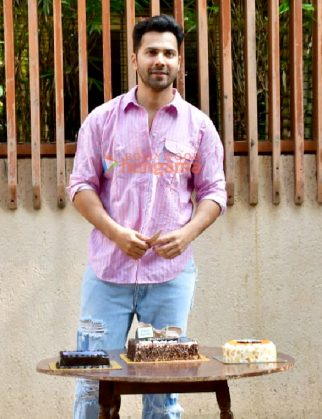 Photos: Varun Dhawan celebrates his birthday with media