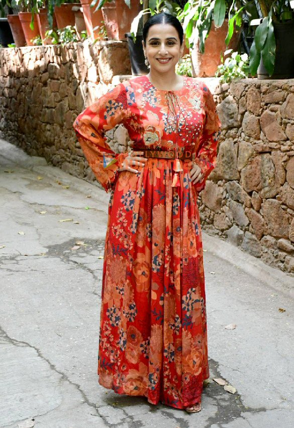 photos vidya balan and pratik gandhi spotted at krome studio promoting do aur do pyaar in bandra 5