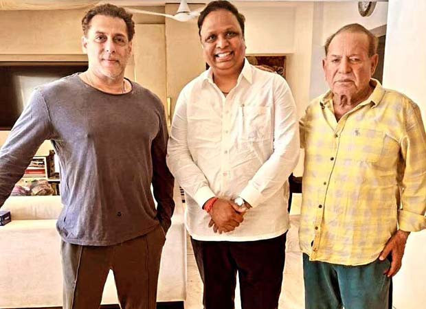 Salman Khan and Salim Khan enjoy lunch with politician Ashish Shelar, see pics : Bollywood News