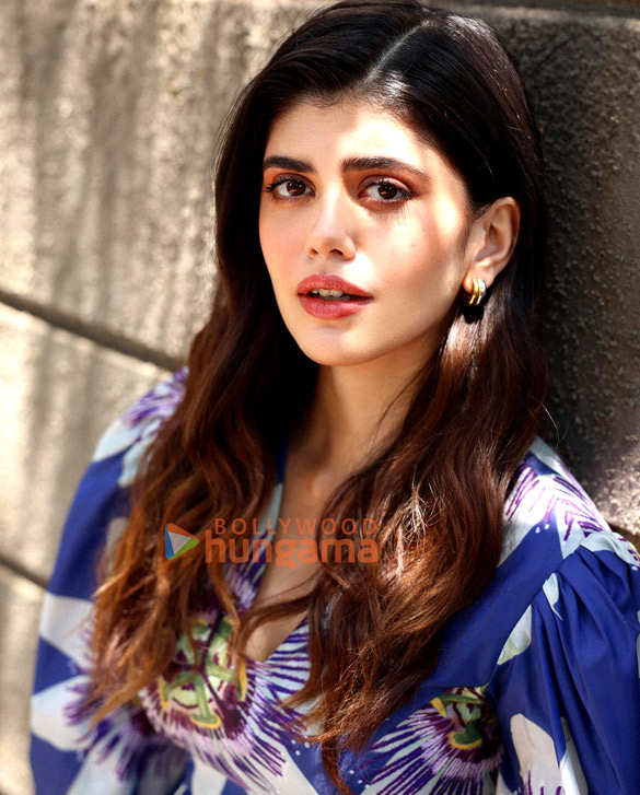 sanjana sanghi 1 190