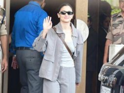 Alia Bhatt waves at paps as she gets clicked at the airport