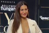 Amyra Dastur shines in silver at the BH Style Icon red carpet