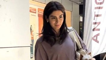Did you notice Khushi Kapoor’s little gym buddy in her bag Comment below!