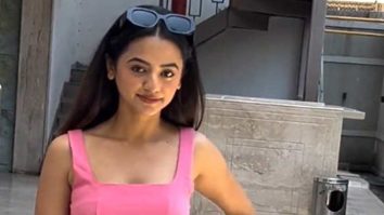 Barbie vibes! Helly Shah gets clicked in a pink crop top & denim skirt