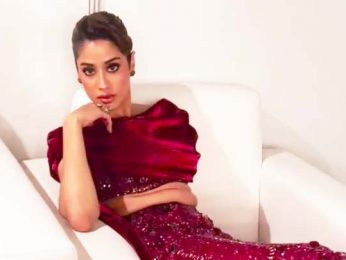 Janhvi Kapoor raises the glamour quotient in this royal outfit