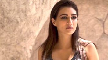 Kriti Sanon sets major fashion goals in these oh-so-stylish look