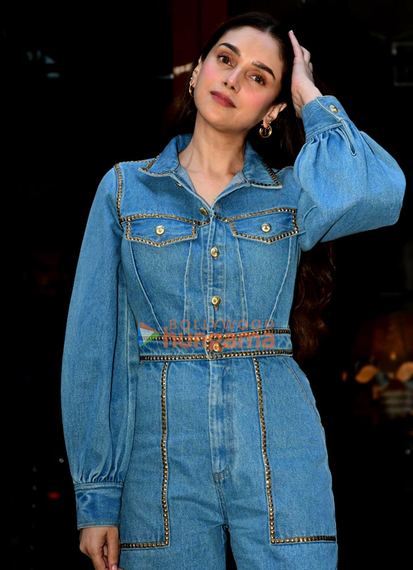 photos aditi rao hydari snapped at gigi restaurant in bandra 3