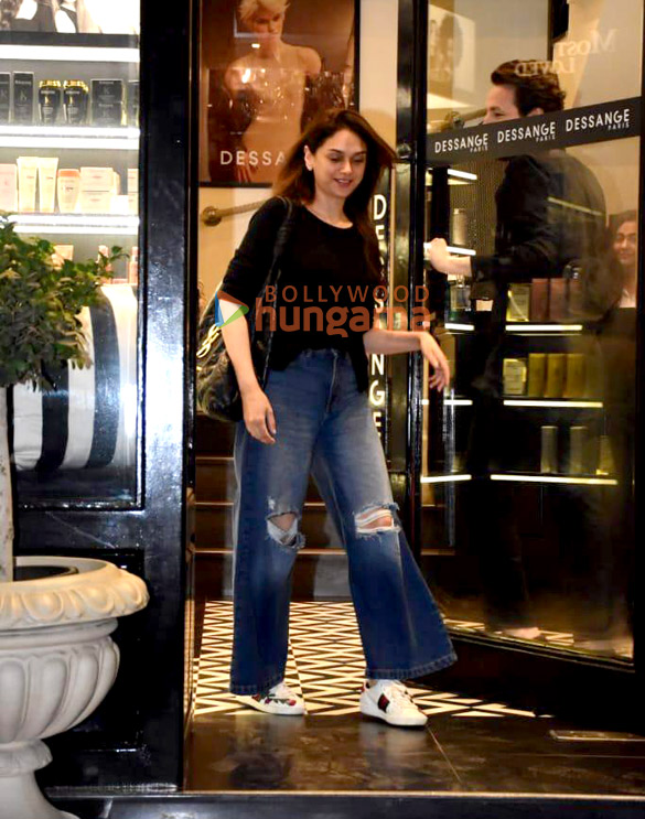 photos aditi rao hydari snapped in bandra 4 3