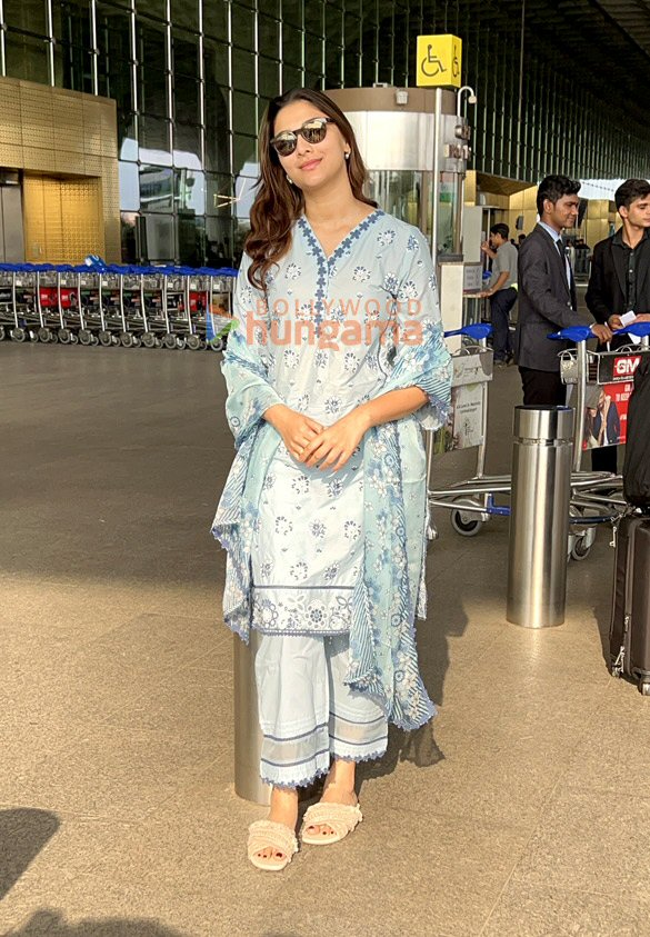 photos aishwarya rai bachchan saiee manjrekar and others snapped at the airport 2
